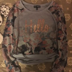 Flower design “Hello” shirt.